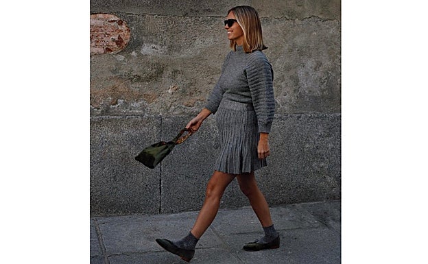 Look estilo colegiala de Lucía Bárcena.