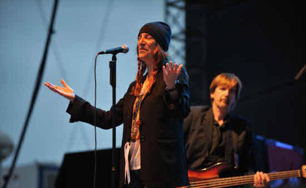 Patti Smith, en 2010 durante su actuación en la jornada inaugural del Jazzaldia en La Zurriola.