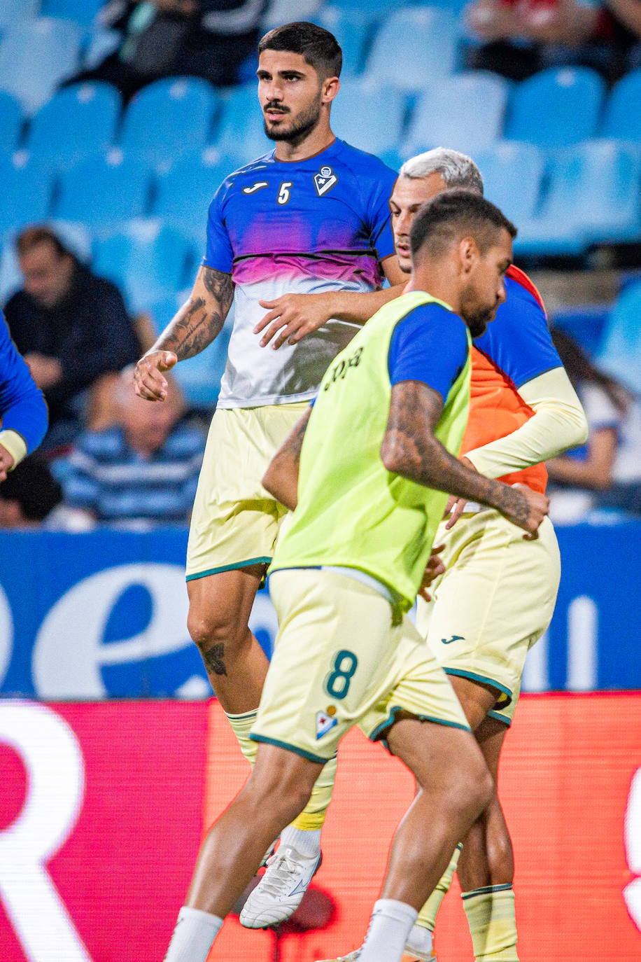 Fotos: El Eibar resiste de forma titánica ante el Zaragoza