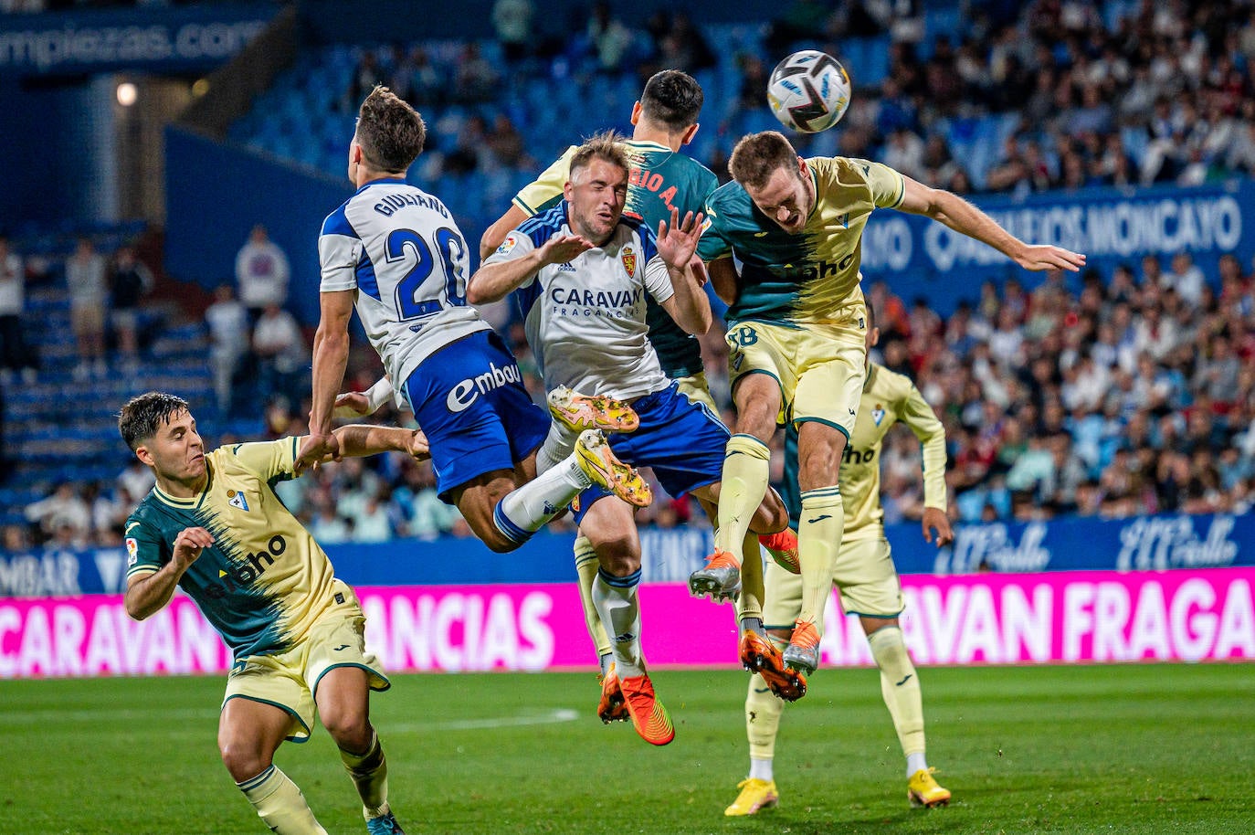Fotos: El Eibar resiste de forma titánica ante el Zaragoza