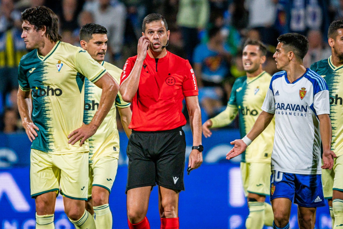 Fotos: El Eibar resiste de forma titánica ante el Zaragoza