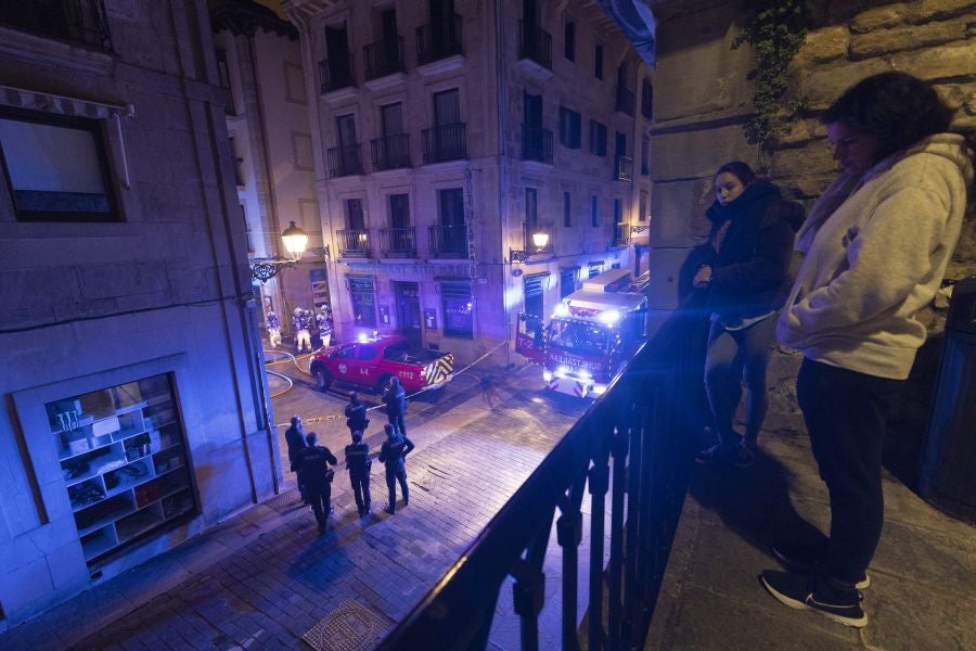 Fotos: Incendio en un mesón de la Parte Vieja