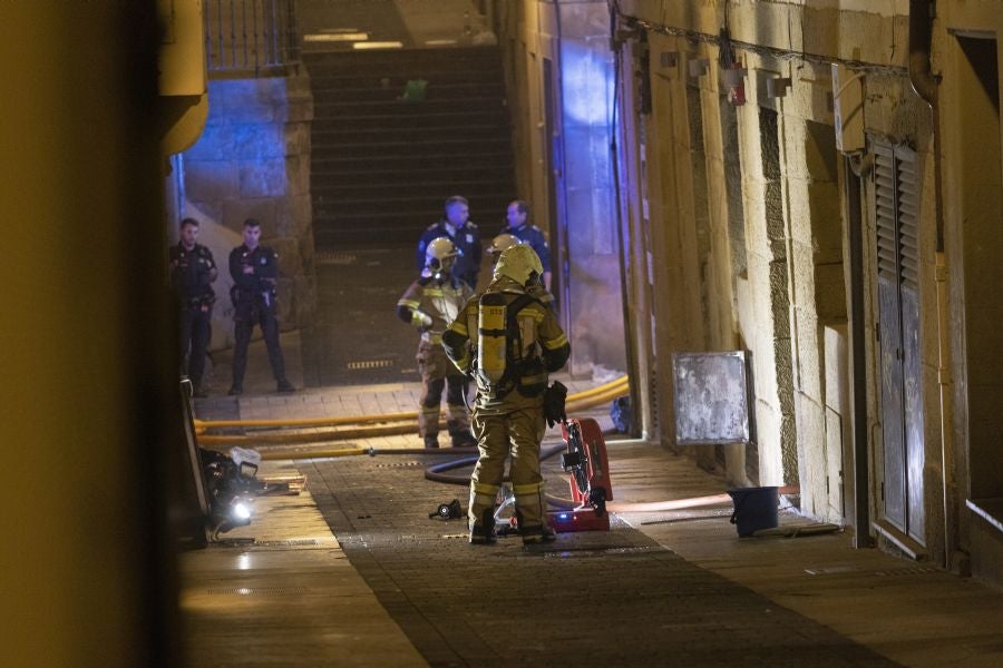 Fotos: Incendio en un mesón de la Parte Vieja