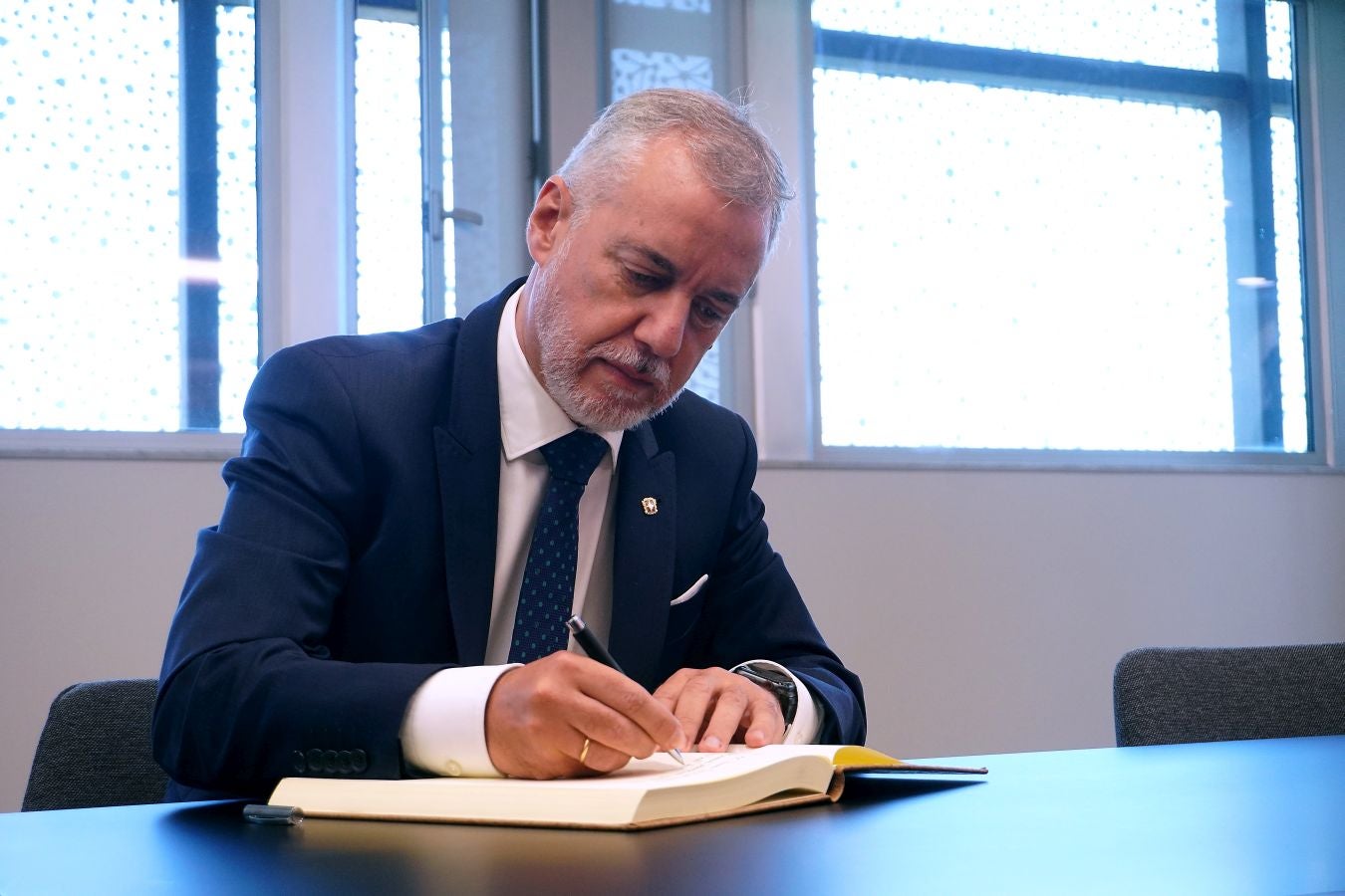 Fotos: El lehendakari visita la nueva sede de DV