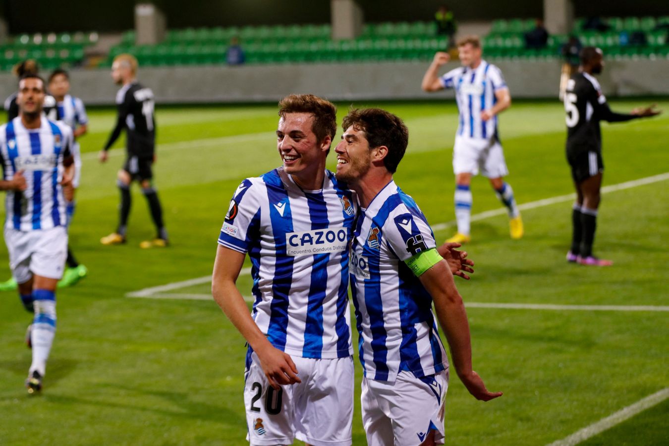 La Real Sociedad plantea un partido muy inteligente para romper las marcas al hombre del Sheriff y resolver con tantos de Silva y Aritz. 