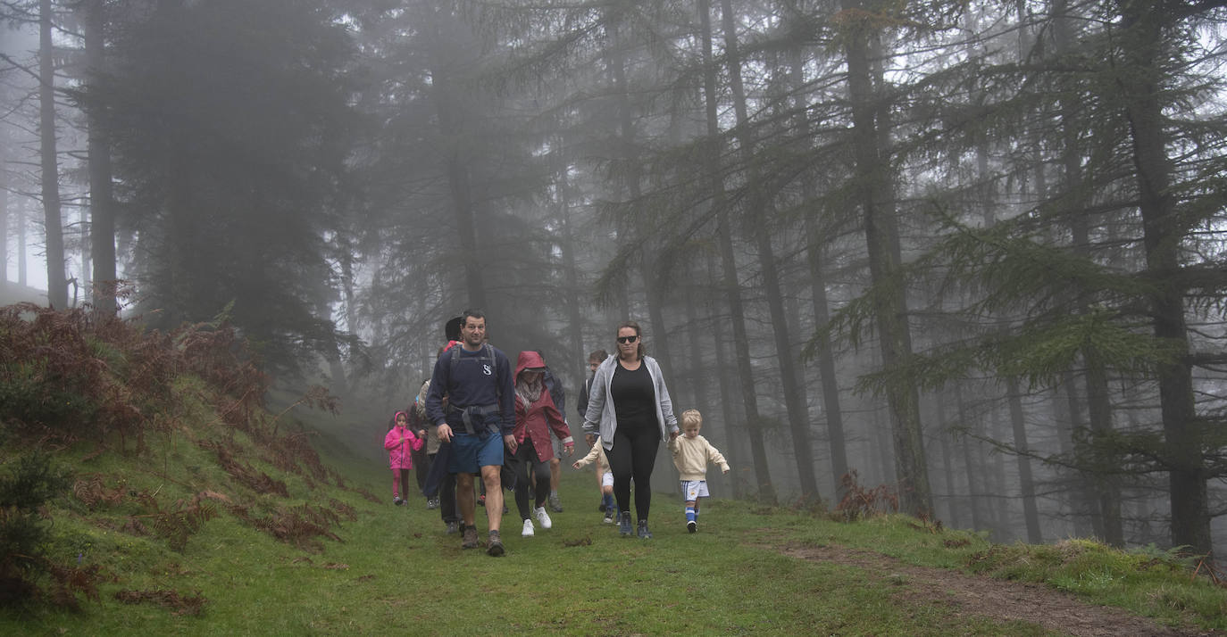Fotos: Éxito en la salida a Oianleku de Mendira