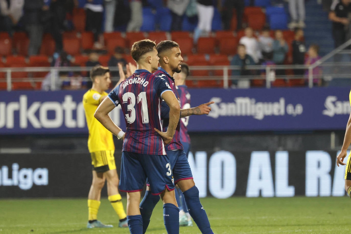 Fotos: El Eibar empata contra el Mirándes