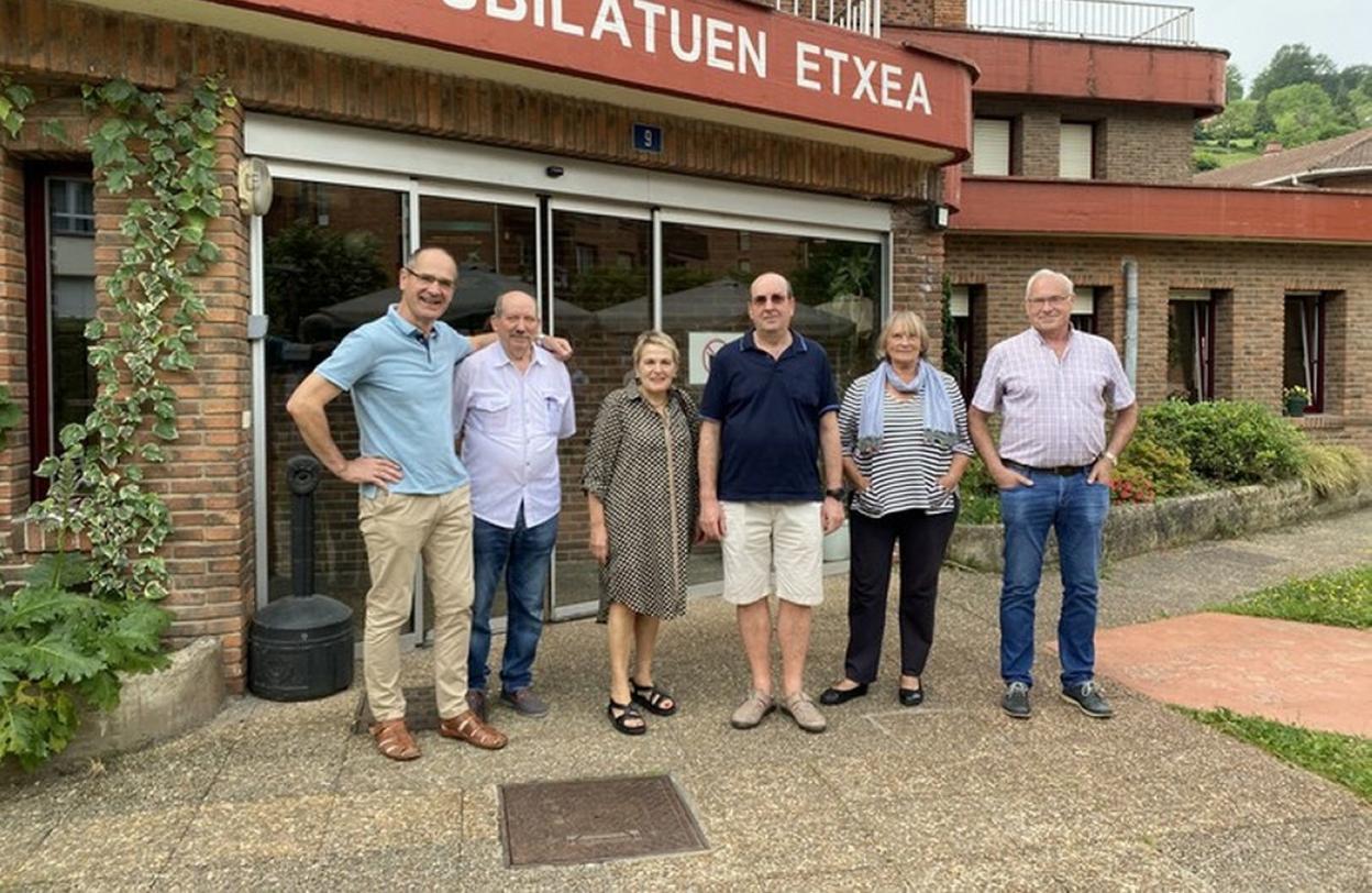 La junta directiva de San Joxepe que pone en marcha las jornadas con el apoyo de su colaboradores. 
