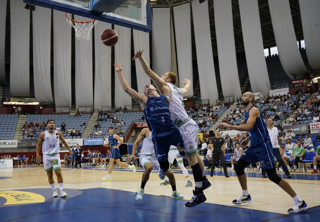 Fotos: Decepcionante estreno en casa