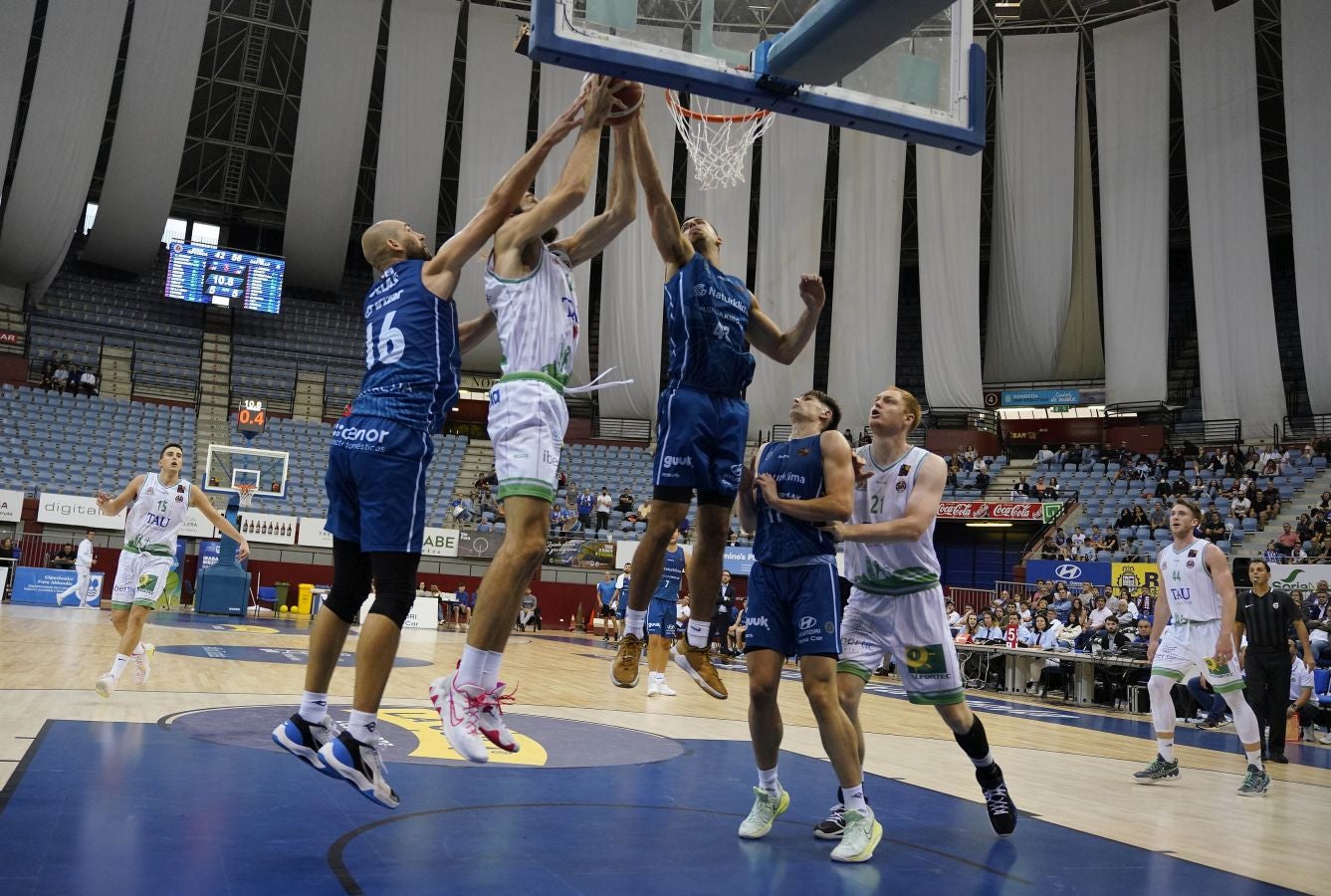 Fotos: Decepcionante estreno en casa