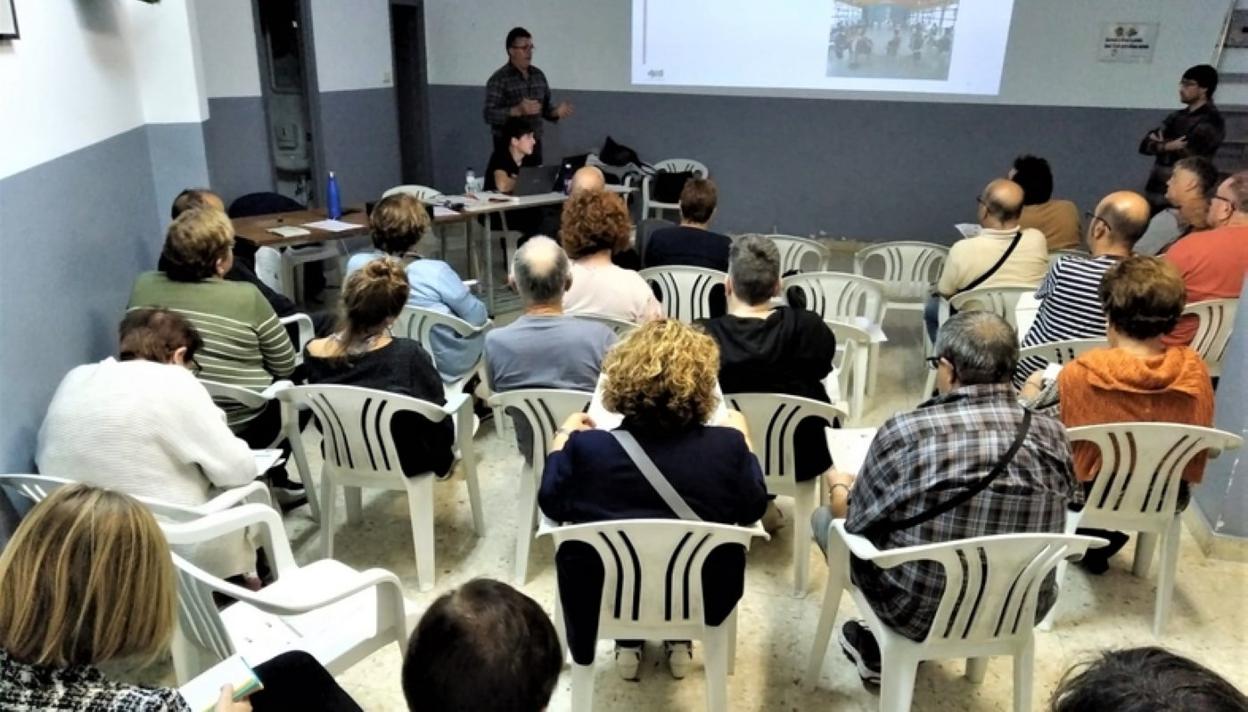 Arraguako auzo batzarra jendetsua izan da. 