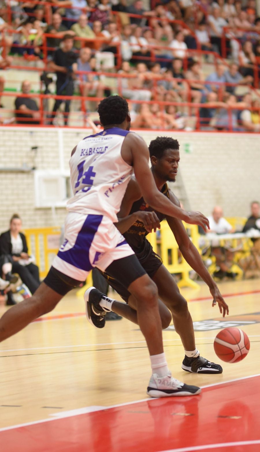 Fotos: El Juaristi cae ante el Valladolid