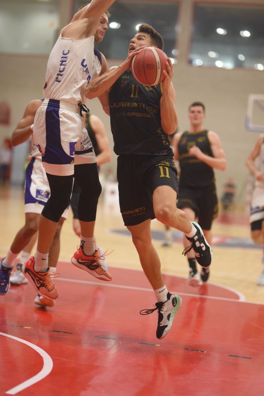 Fotos: El Juaristi cae ante el Valladolid