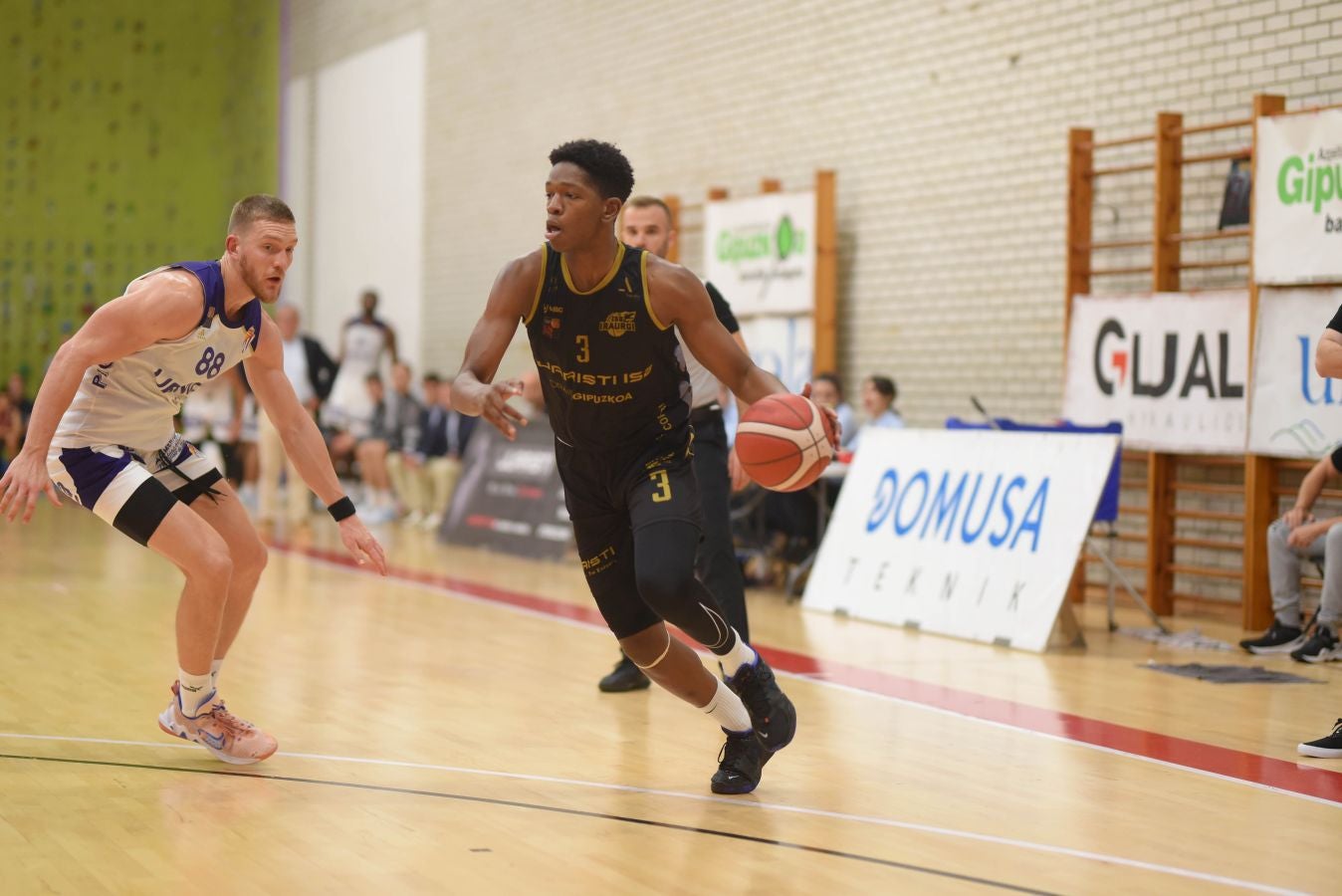 Fotos: El Juaristi cae ante el Valladolid