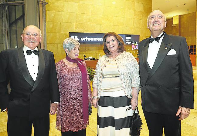 José Antonio Ardanza, Gloria Urtiaga, Begoña Lerchundi y José Alberto Pradera.