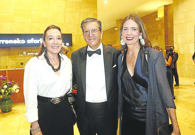 Cristina Iglesias, Enrique de Ybarra y Paula Varona.