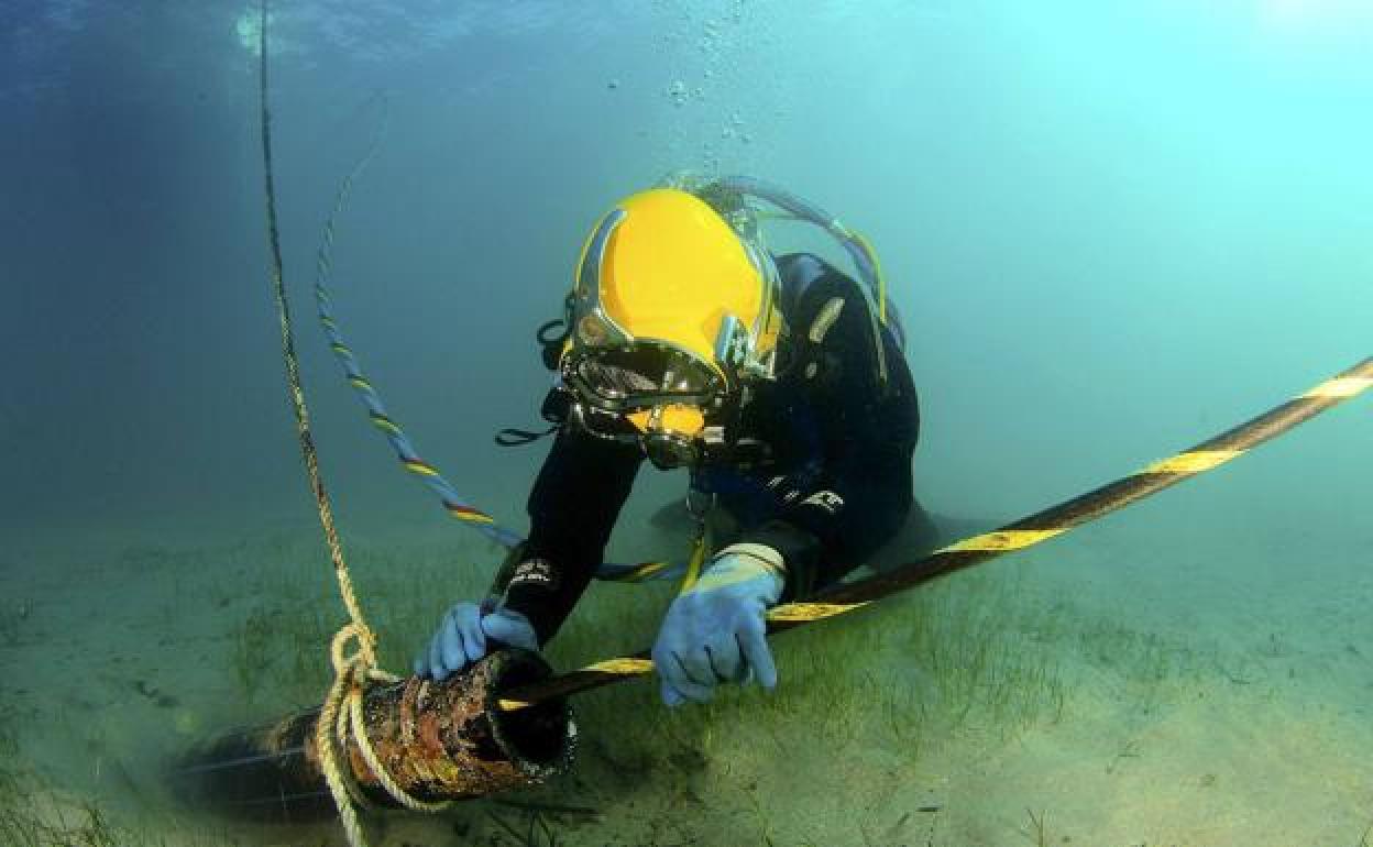 Un cable submarino eléctrico. 
