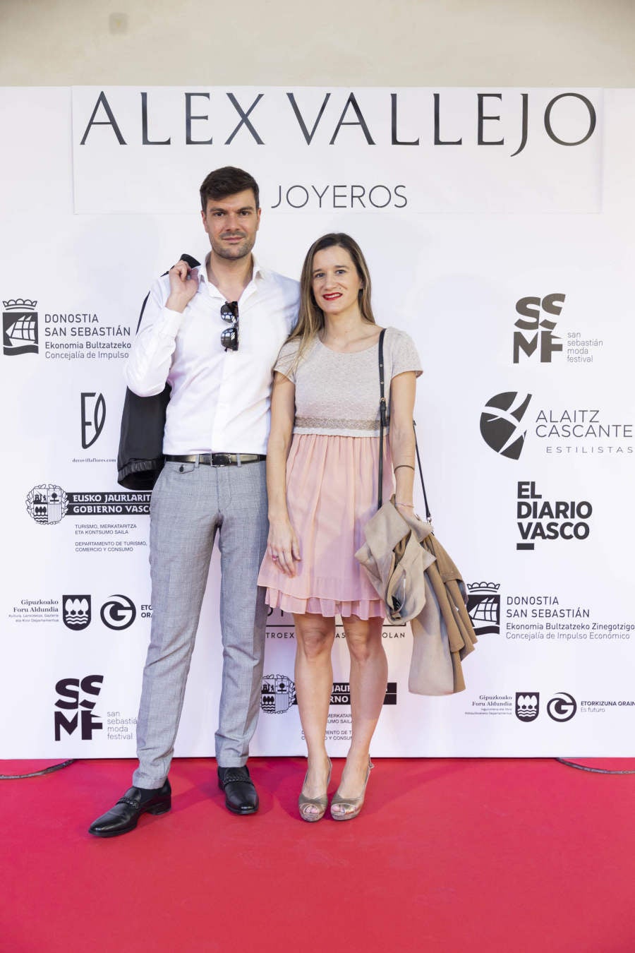 Fotos: Vallejo Joyeros presenta su colección al ritmo de Verdini Dantza Taldea