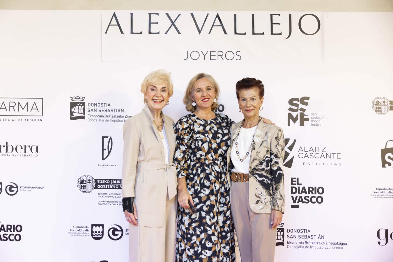 Fotos: Vallejo Joyeros presenta su colección al ritmo de Verdini Dantza Taldea