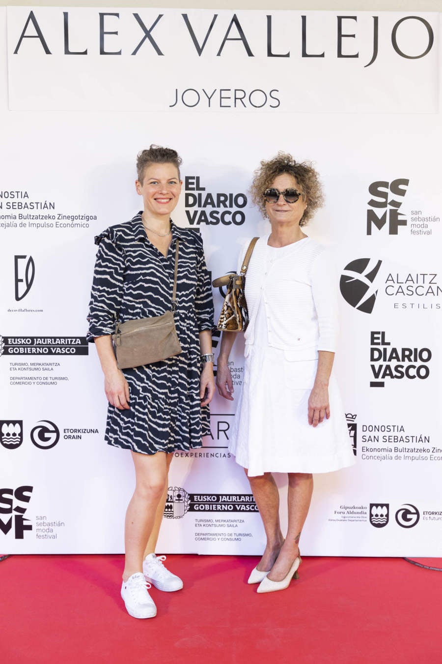 Fotos: Vallejo Joyeros presenta su colección al ritmo de Verdini Dantza Taldea