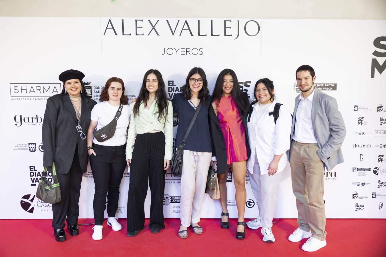 Fotos: Vallejo Joyeros presenta su colección al ritmo de Verdini Dantza Taldea