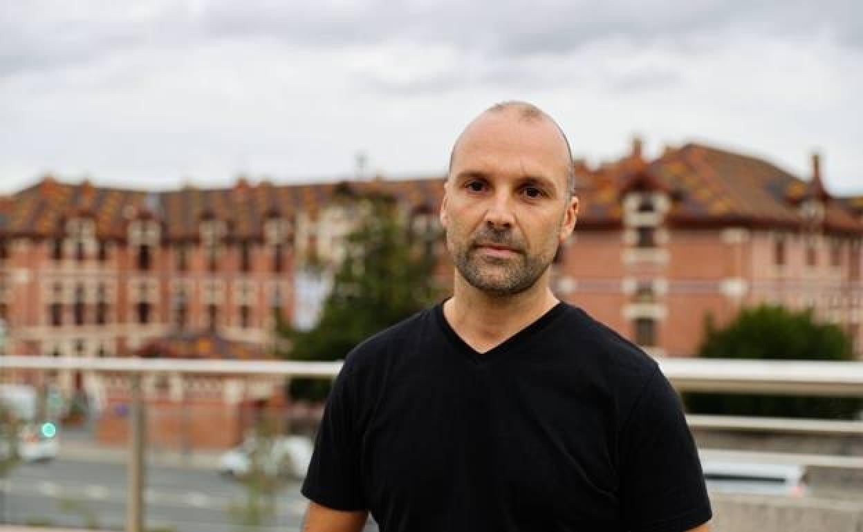 Pedro, el padre del bebé secuestrado el pasado miércoles en el hospital de Basurto. 