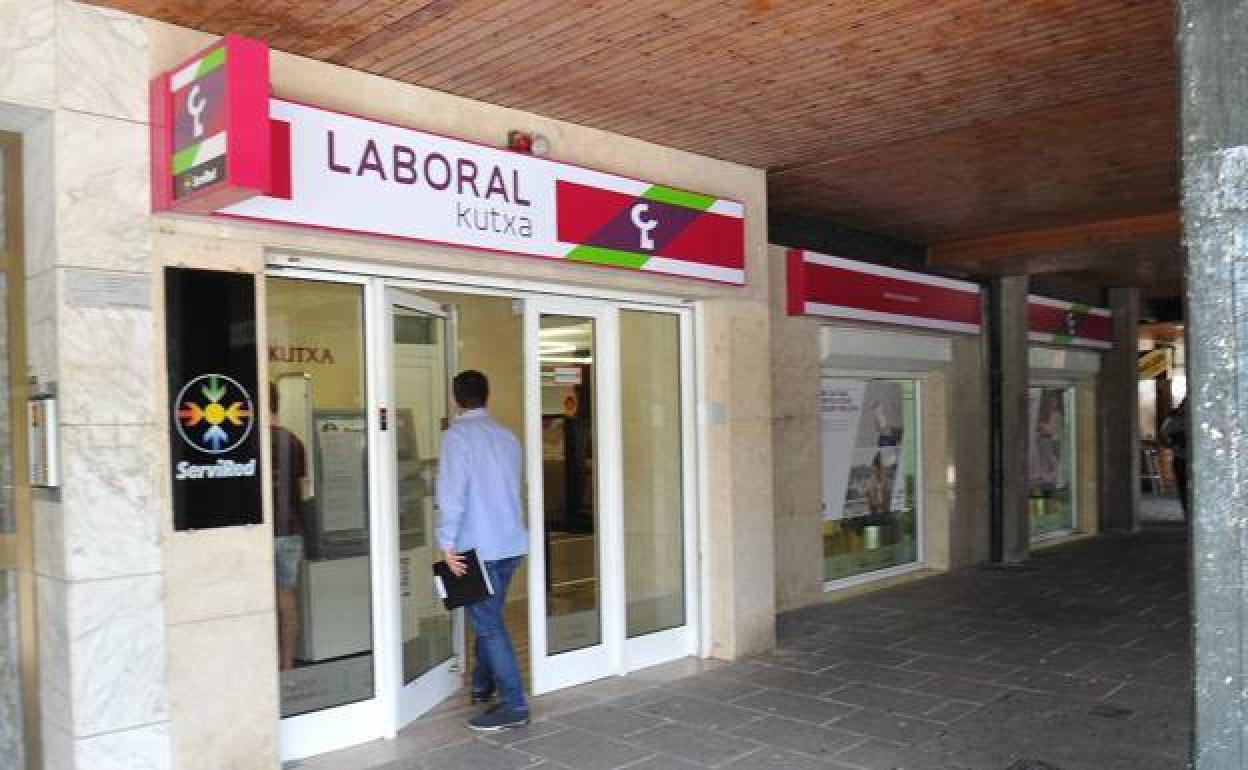 La sucursal atracada en Astigarraga. 