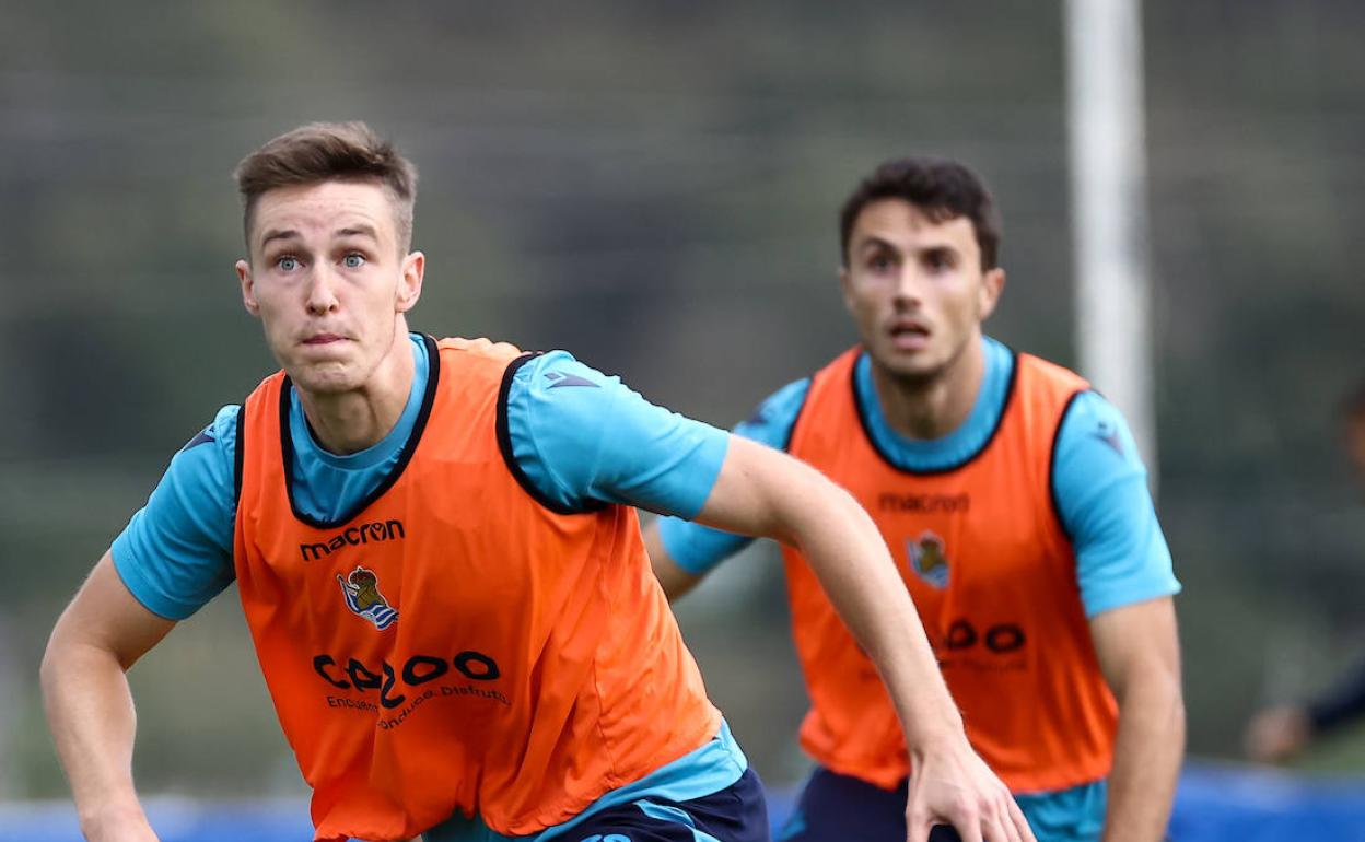 Beñat Turrientes y Ander Guevara en el entrenamiento de este martes.