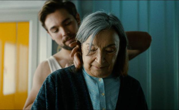 Petra Martínez y Carlos Cuevas, en 'El trasplante'.