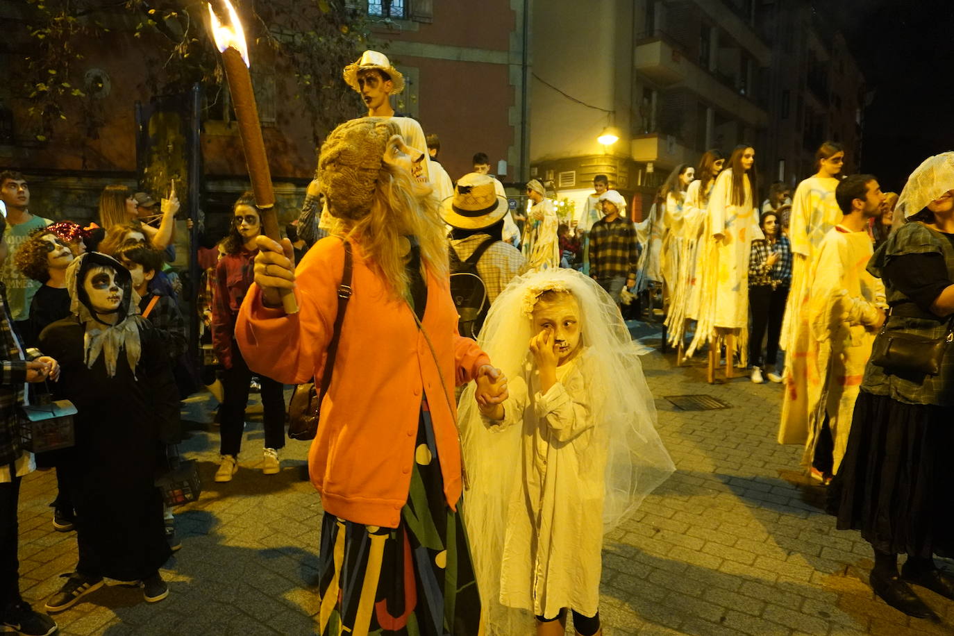 Fotos: La luz se adueño en la Gau beltza