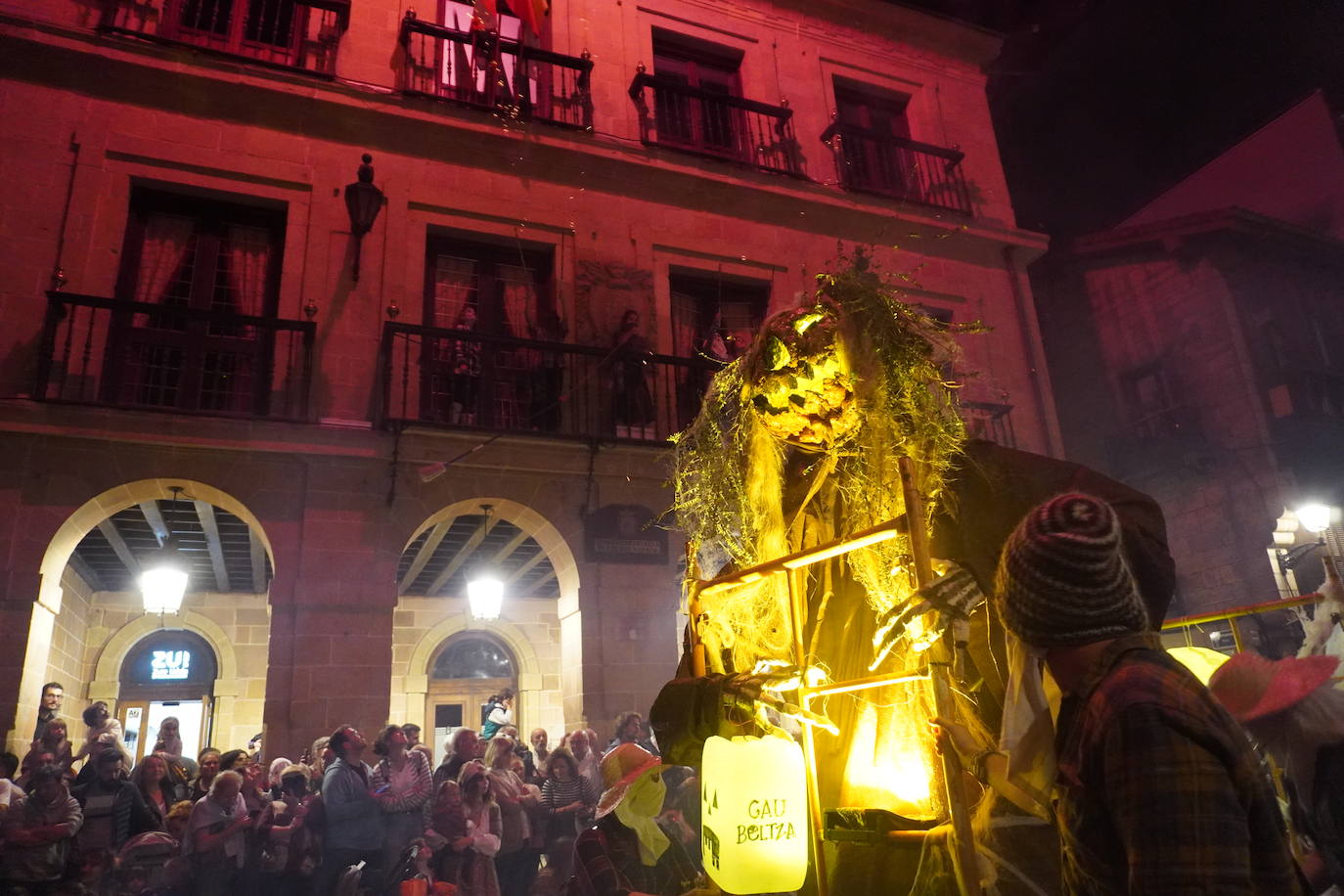 Fotos: La luz se adueño en la Gau beltza