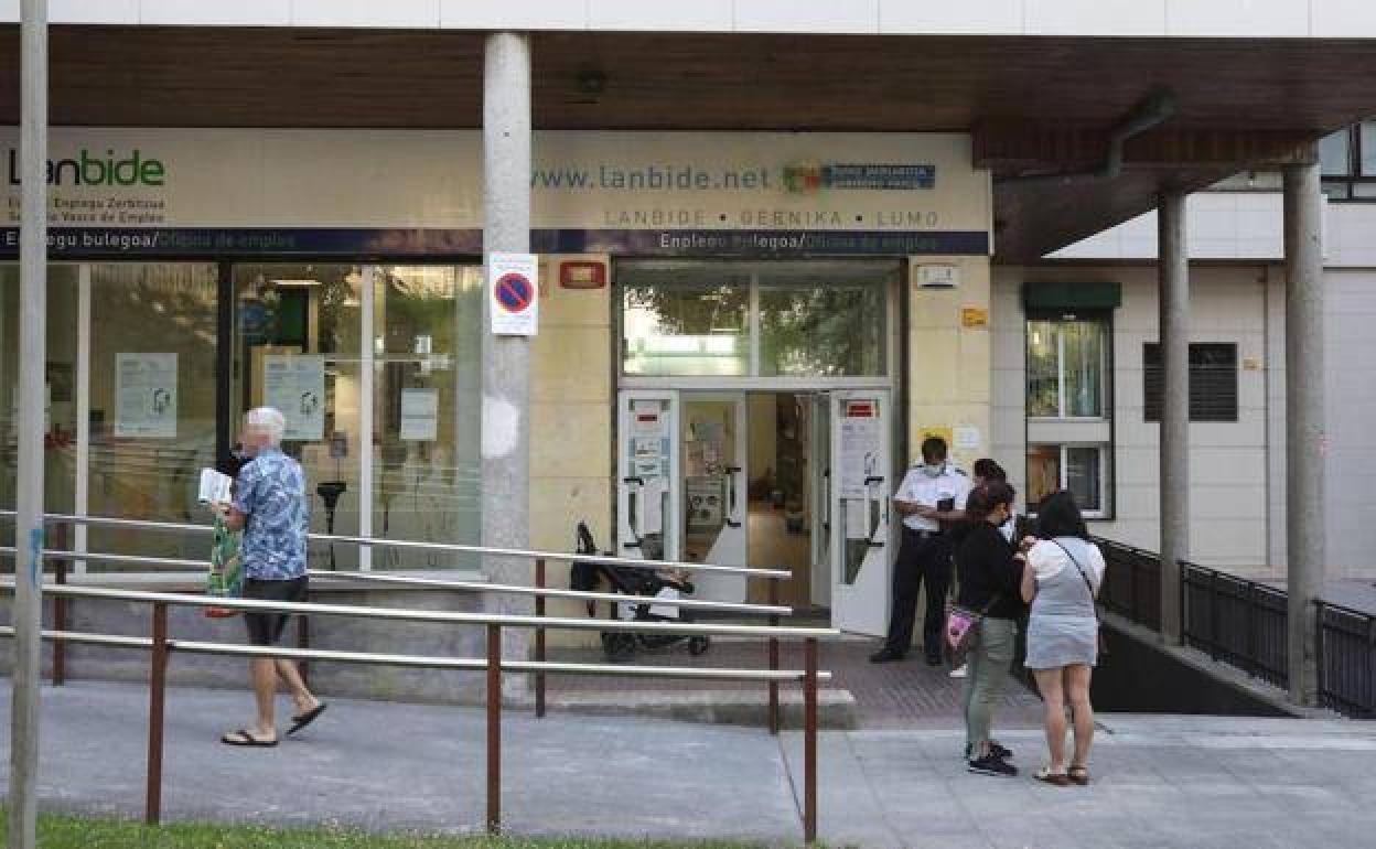 6.326 hogares en Gipuzkoa cobran el Ingreso Mínimo Vital, un tercio son familias con niños