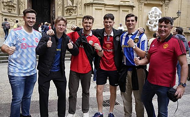 Aficionados del Manchester United se han dejado notar por San Sebastián.