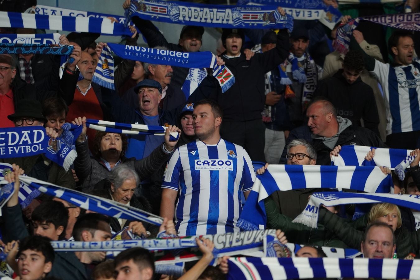 Fotos: Ambiente de gala en el Reale Arena