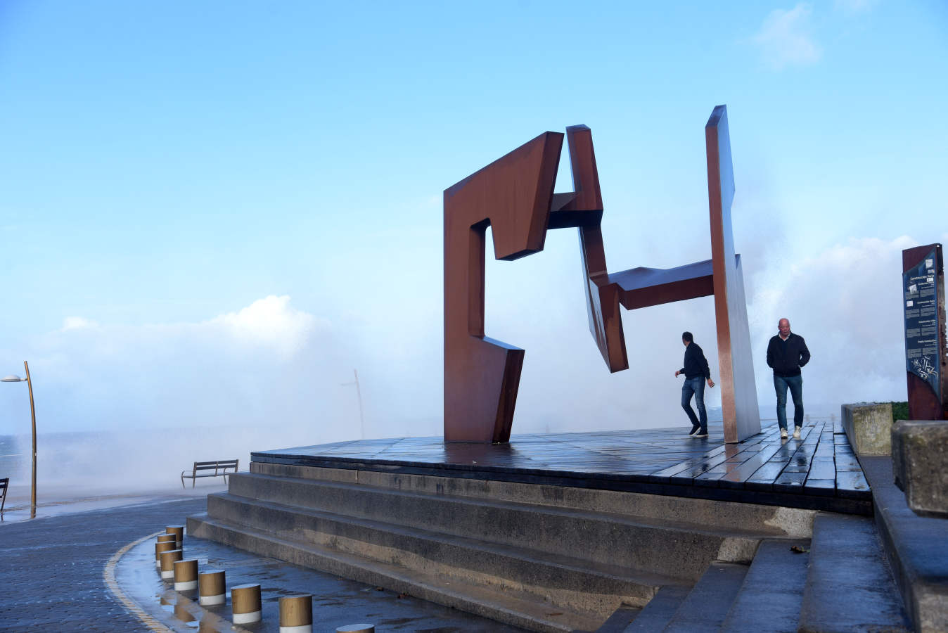 Fotos: El espectáculo de las olas en el Paseo Nuevo