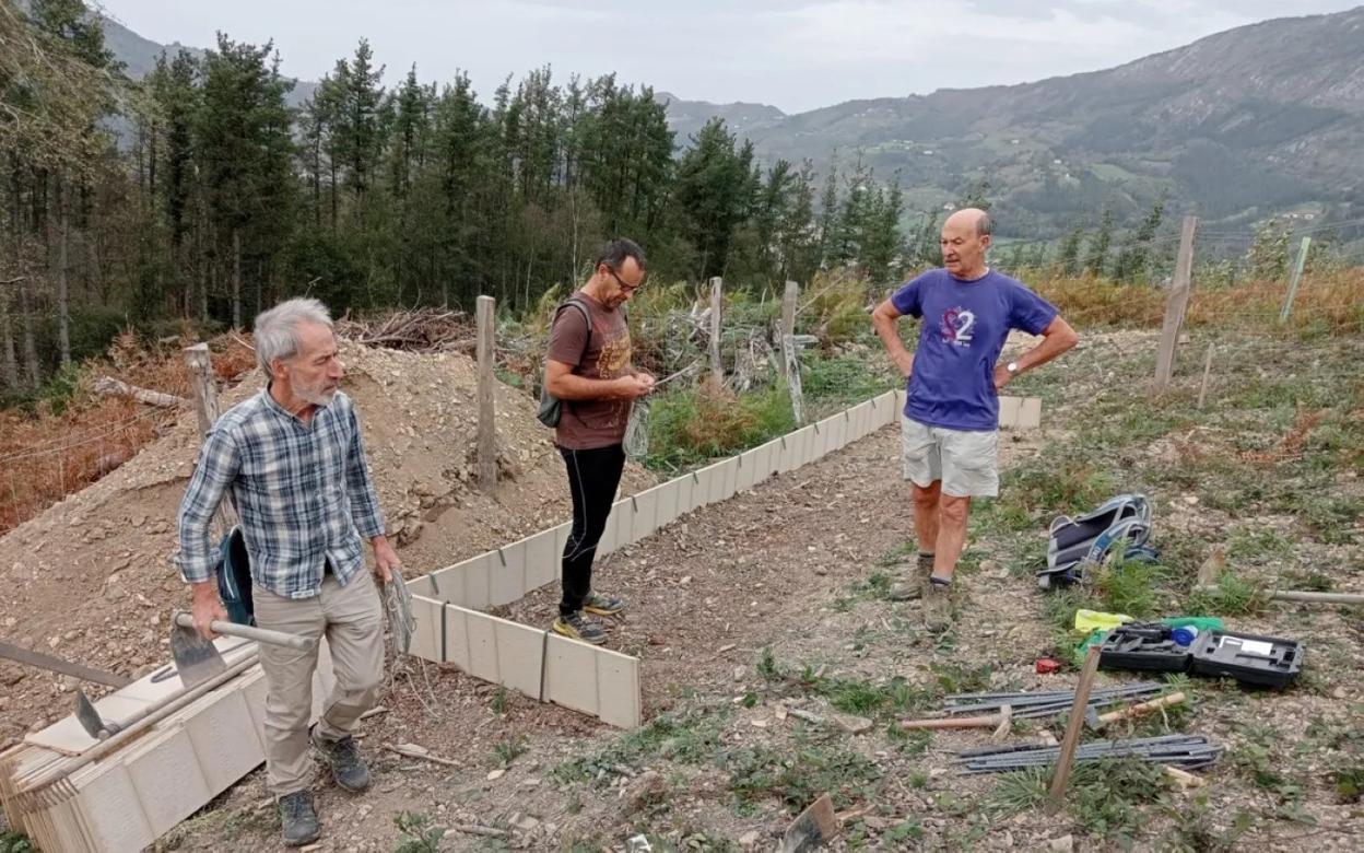 Munoaundin mintegia sortzeko lanetan hasi dira natur taldeko kideak. 