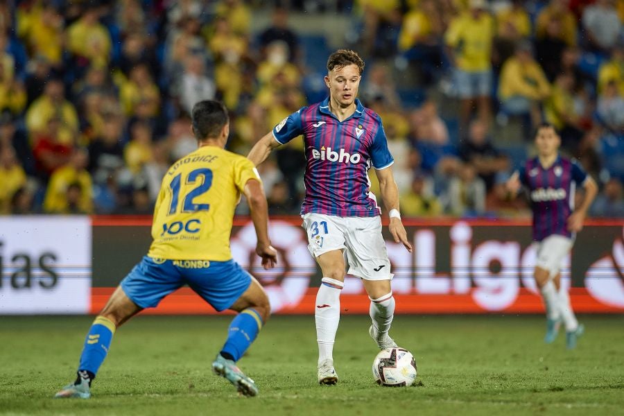 Fotos: Valioso punto para el Eibar