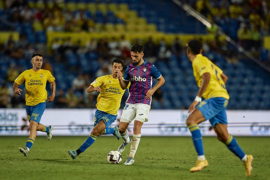 Fotos: Valioso punto para el Eibar