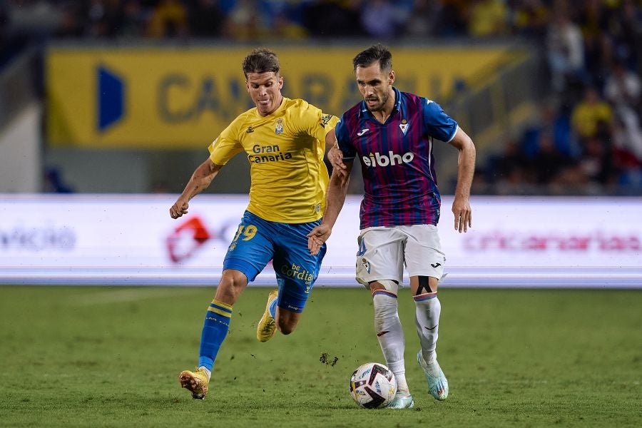 Fotos: Valioso punto para el Eibar