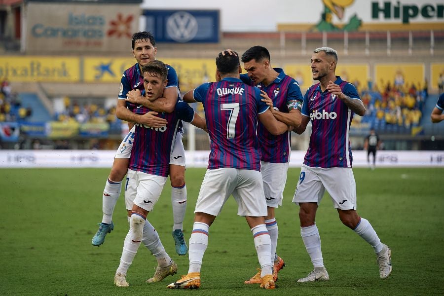 Fotos: Valioso punto para el Eibar