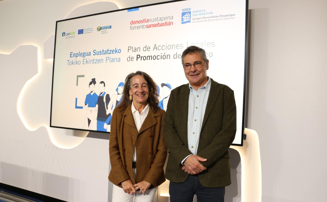 Marisol Garmendia y Alfonso Gurpegi en rueda de prensa. 