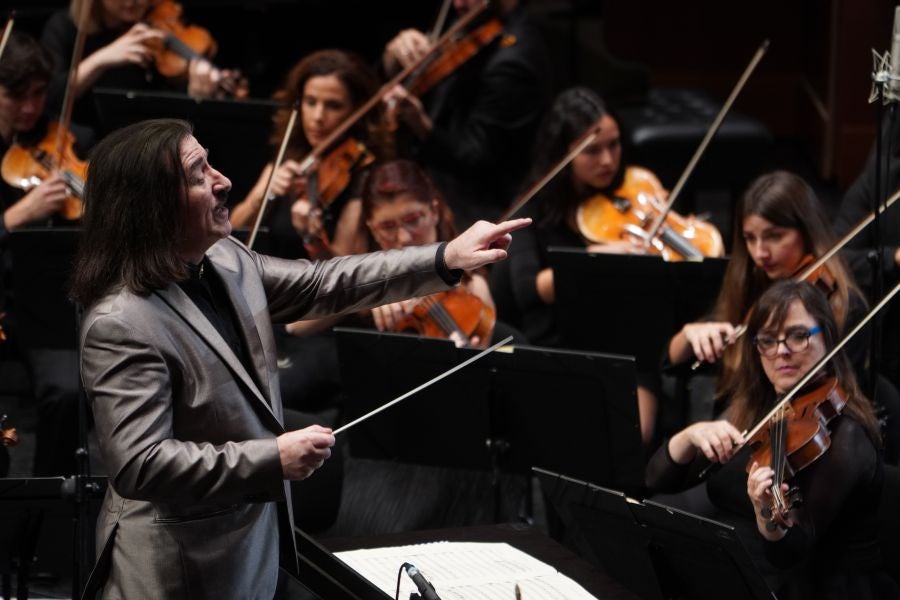 Fotos: Luis Cobos y el Orfeón Donostiarra, en el Kursaal