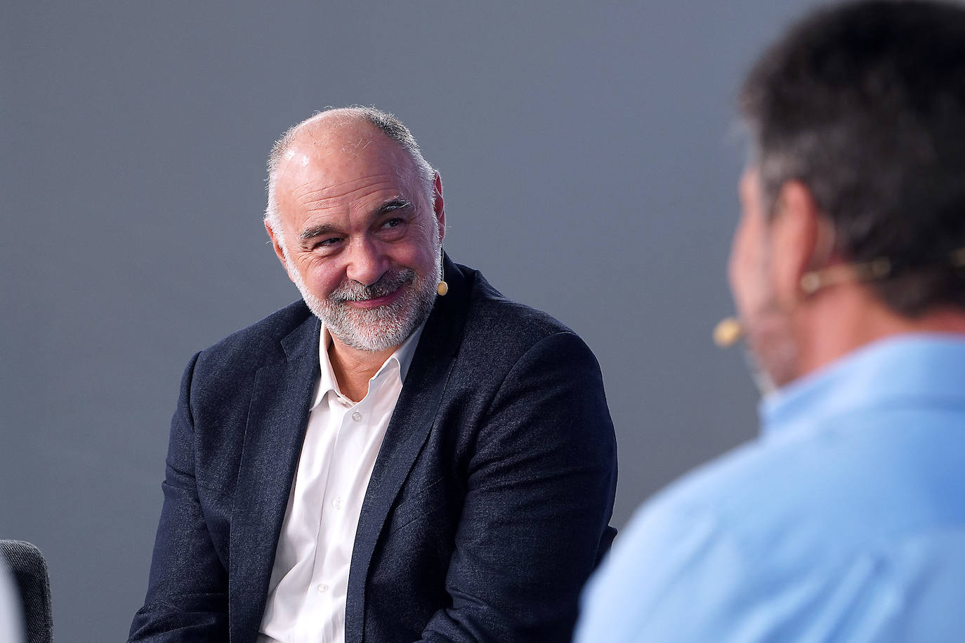 Pablo Laso sonríe durante la charla. 