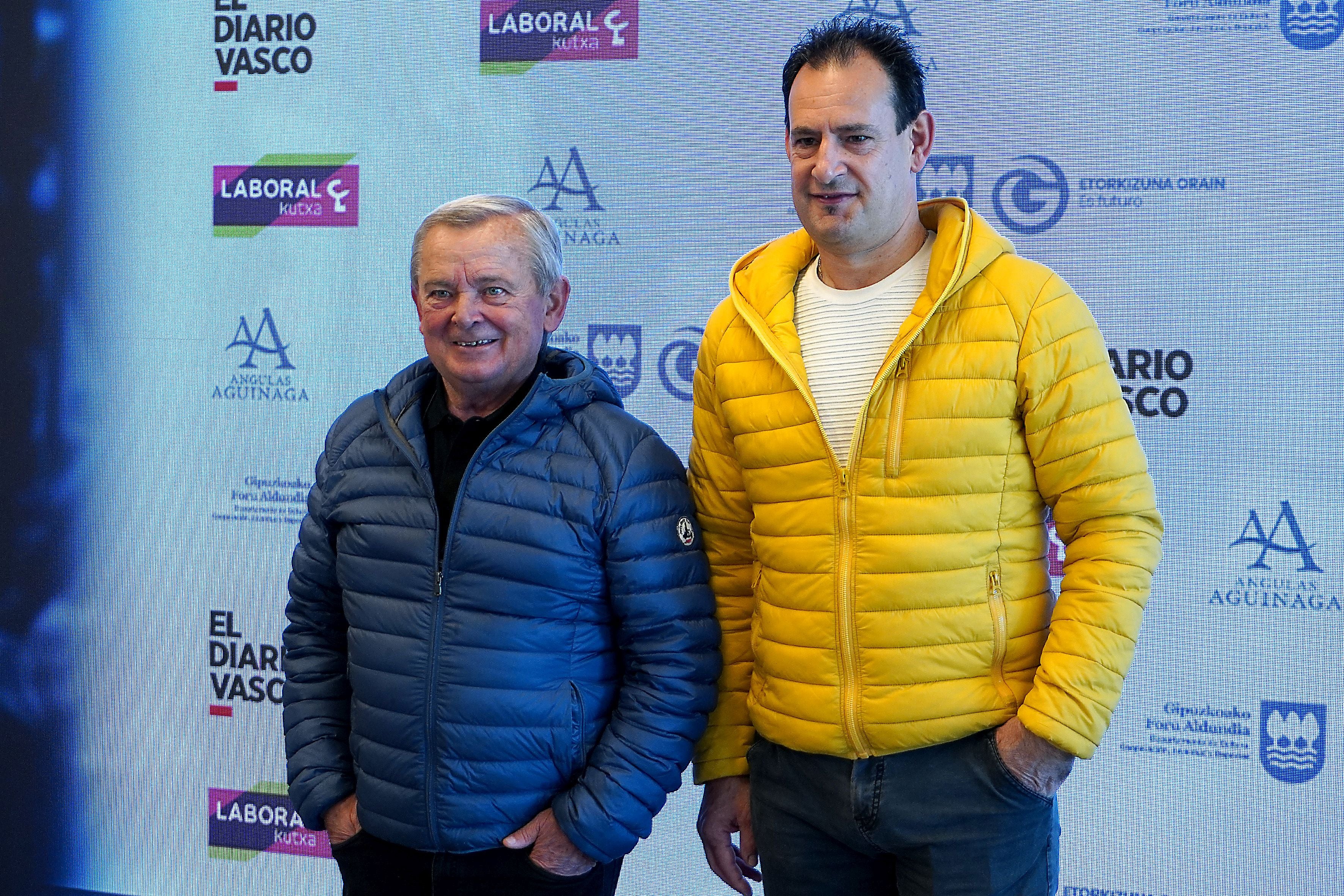 El extécnico de la Real Mikel Etxarri y Juan Pablo Zubelzu, del Lauburu de fútbol sala.