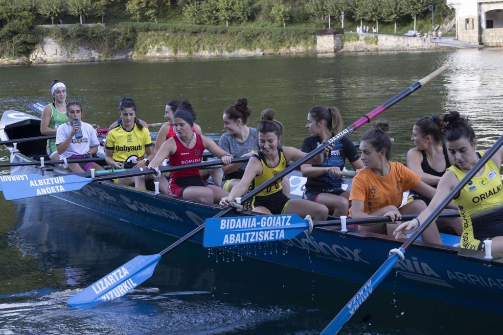 Tolosaldea. La incorporación de las mujeres a las regatas de traineras ha cobrado fuerza los últimos años. 