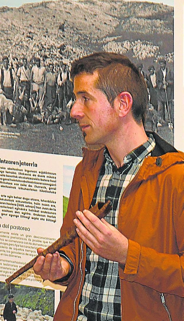 Jokin Artolak sunprinuaren inguruko azalpenak eman zituen.