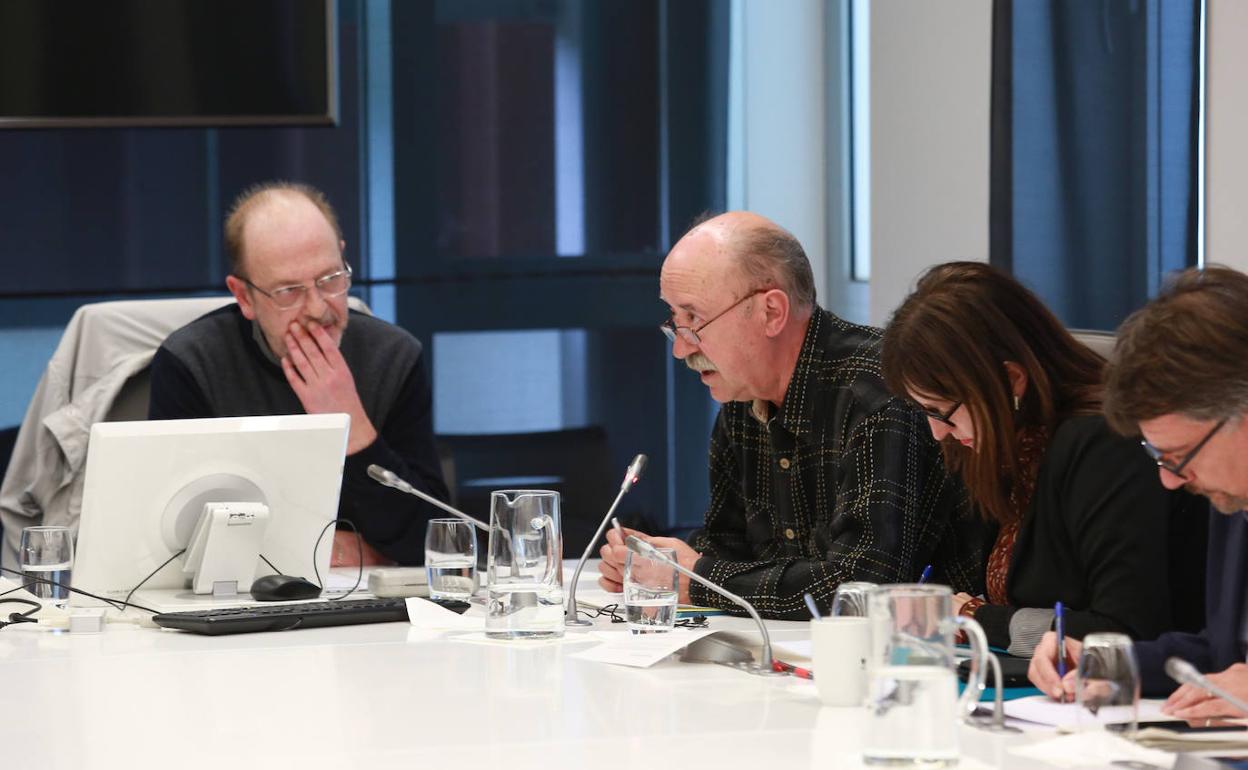 Bittor Lizarribar y Amador Bitteri, ayer en las JJ GG de Gipuzkoa. 