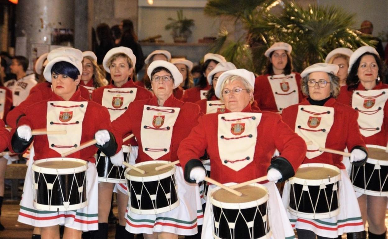 Herritarrak gogotsu daude San Andresez gozatzeko. 