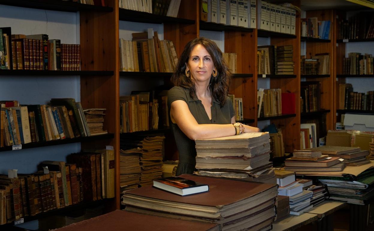 La escritora viguesa presenta 'El camino del fuego'. 