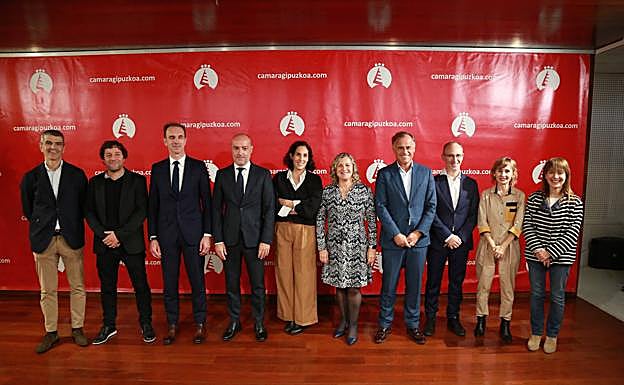 El acto del traspaso de poderes en la Cámara de Comercio de Gipuzkoa.